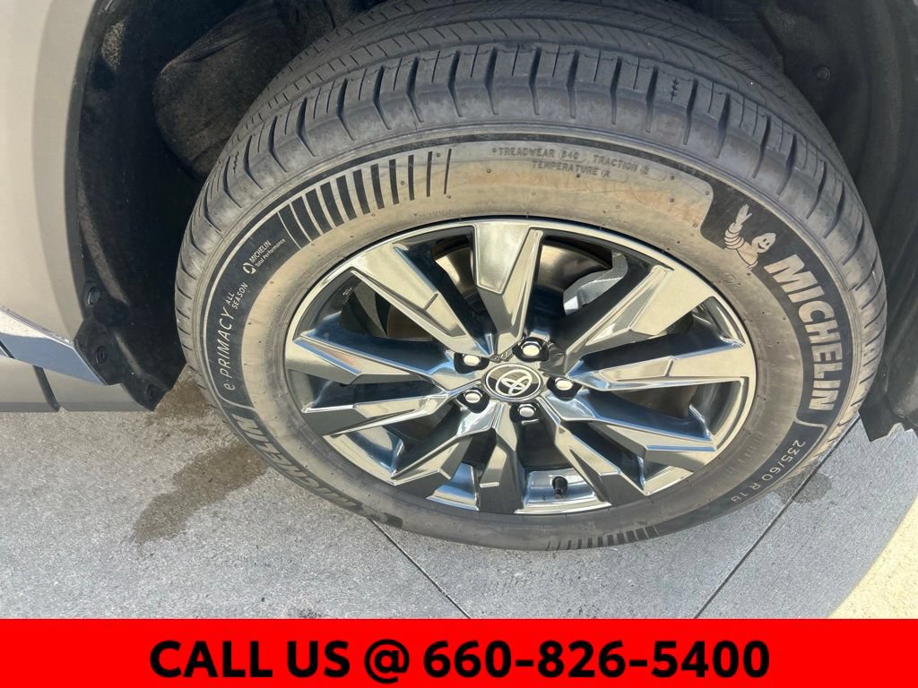 Used 2026 Toyota RAV4 XLE Premium AWD/4WD image 6