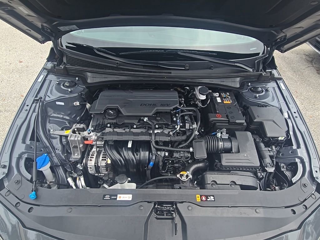 Used 2024 Hyundai Elantra SE image 31