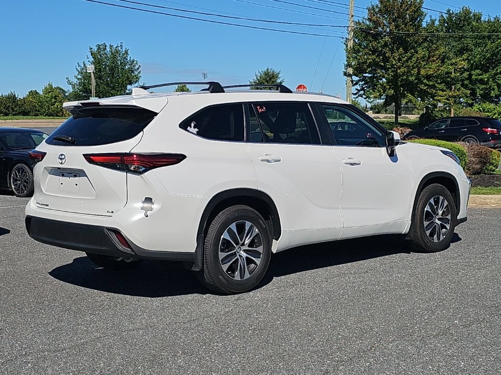 Used 2023 Toyota Highlander XLE FWD image 13