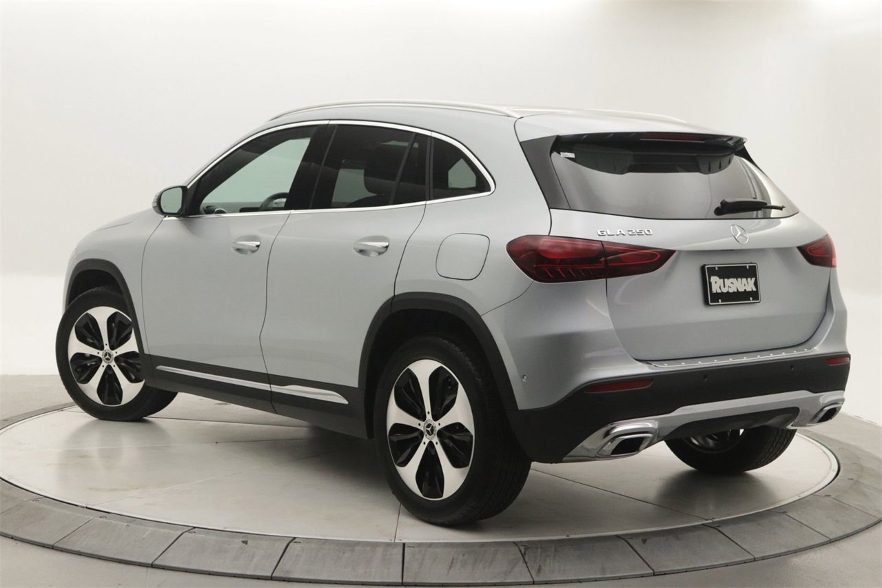 New 2026 Mercedes-Benz GLA 250 image 2