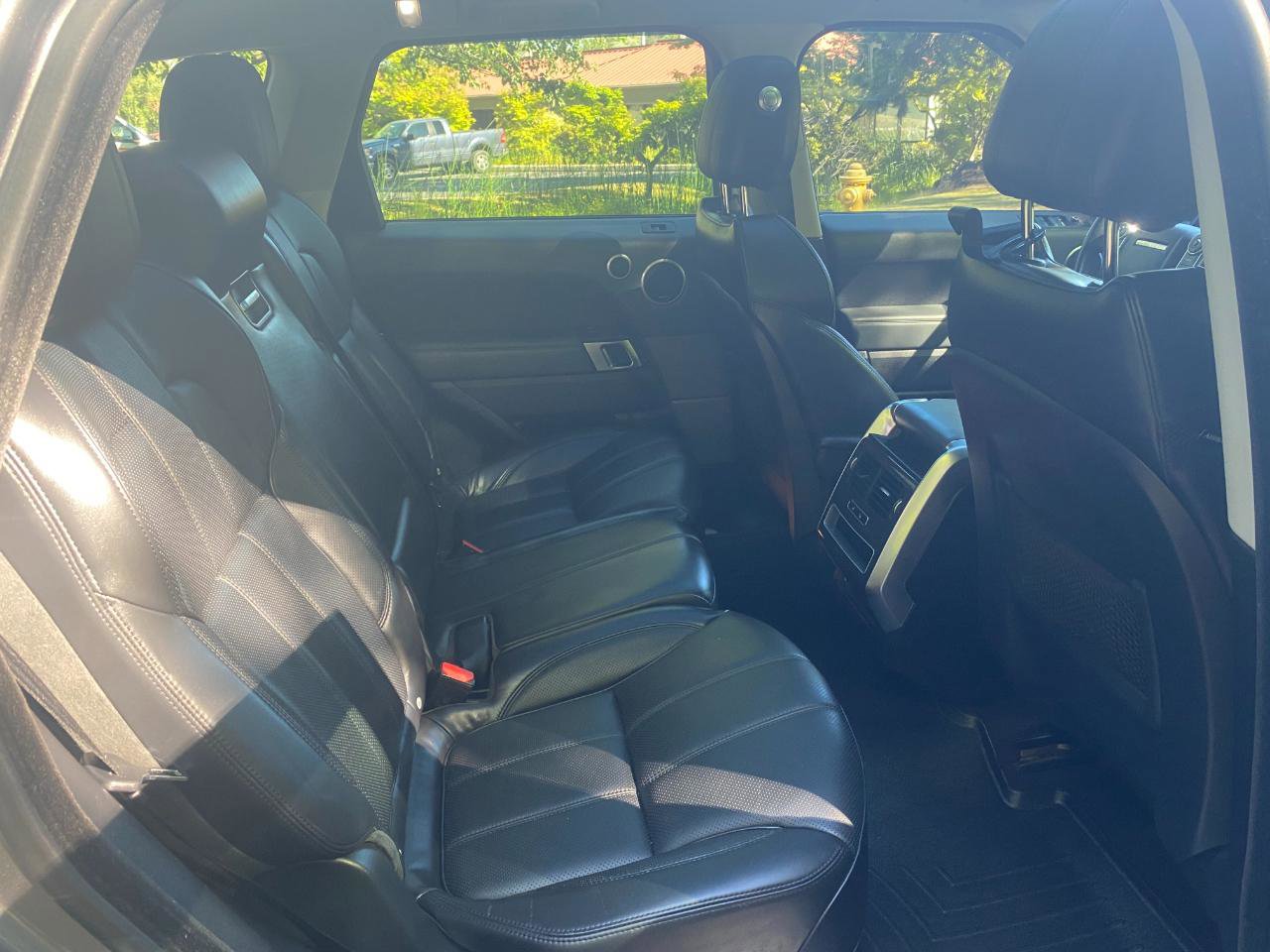 Used 2015 Land Rover Range Rover Sport HSE AWD/4WD image 17
