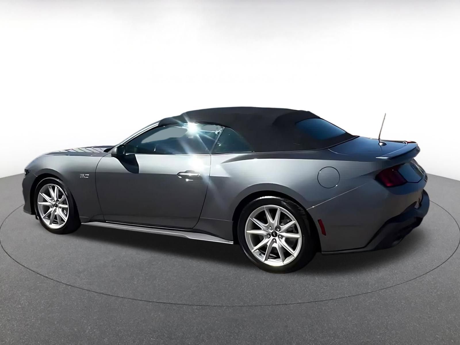 Used 2025 Ford Mustang GT Premium image 10