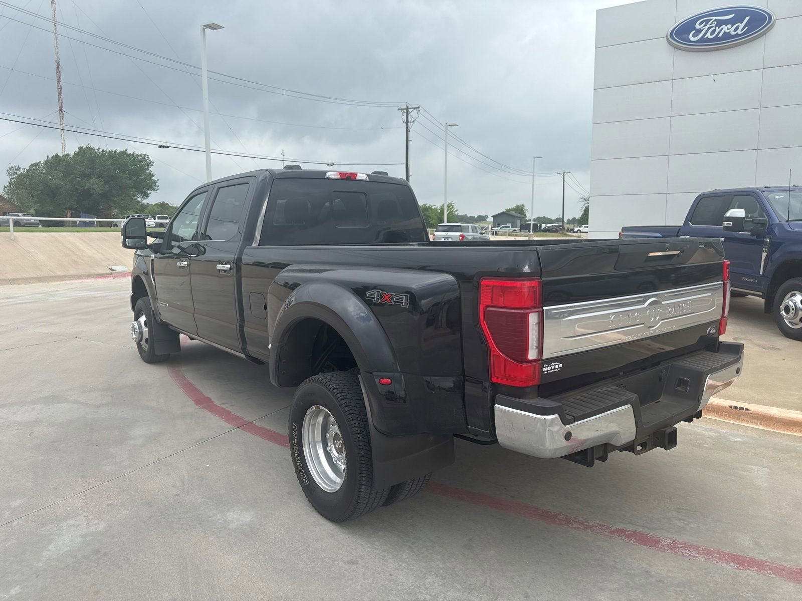 Used 2022 Ford F350 King Ranch w/ King Ranch Ultimate Package AWD/4WD image 7