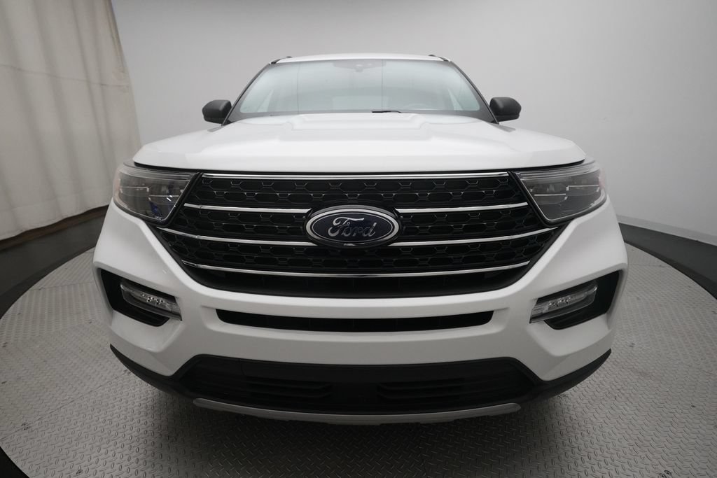 Used 2021 Ford Explorer XLT w/ Equipment Group 202A AWD/4WD image 11