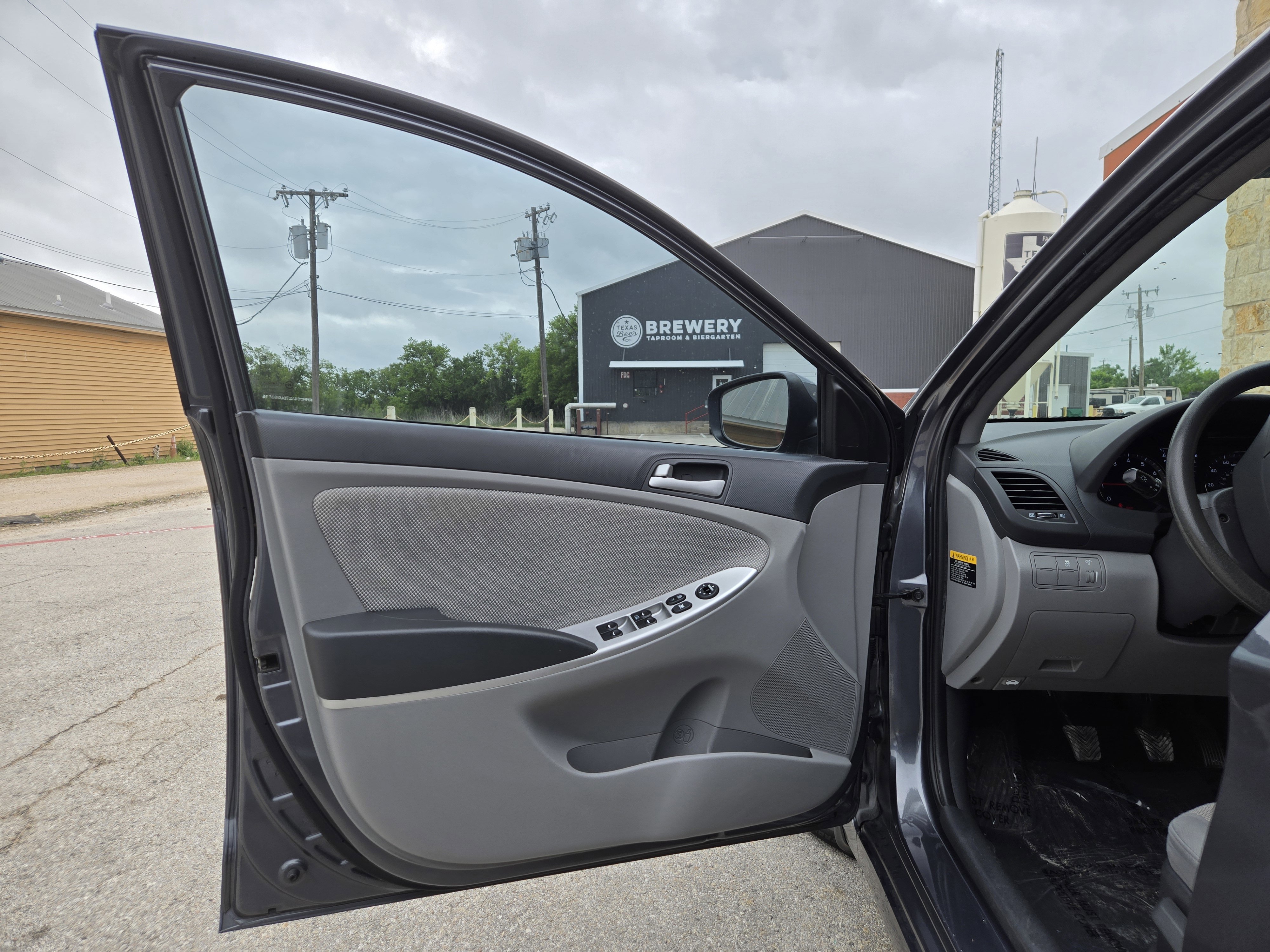 Used 2013 Hyundai Accent GLS image 4