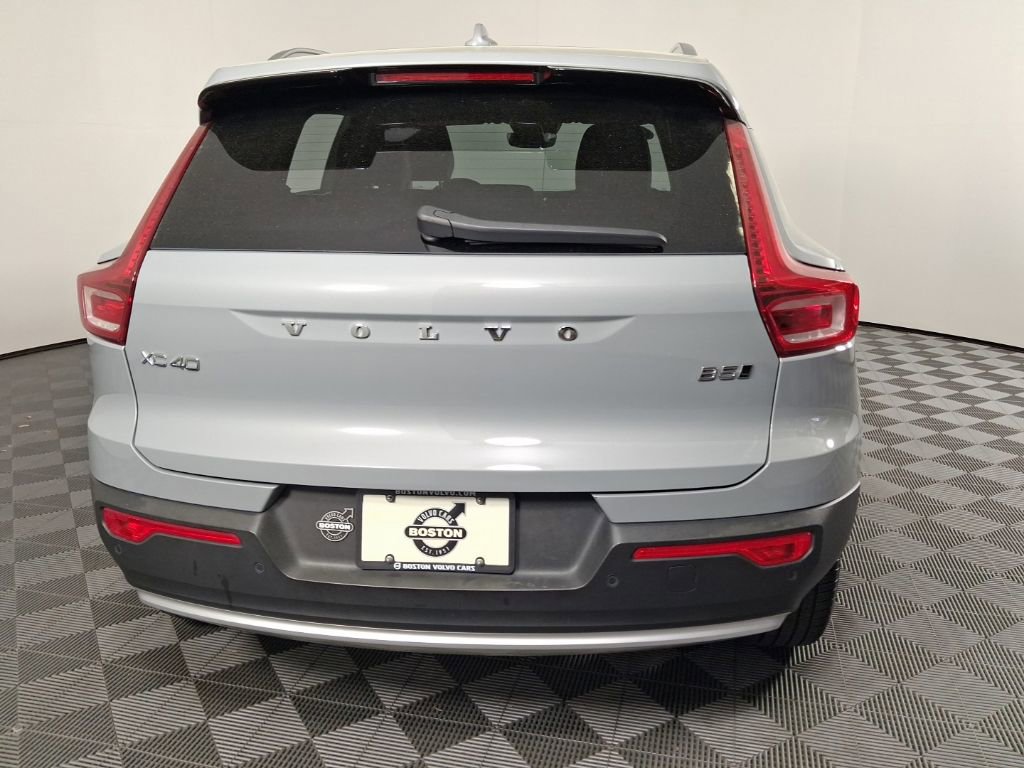 Certified 2024 Volvo XC40 B5 Ultimate w/ Protection Package Premier AWD/4WD image 11