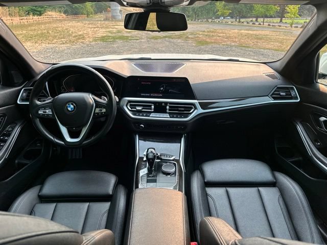 Used 2021 BMW 330i xDrive Sedan w/ Premium Package AWD/4WD image 27