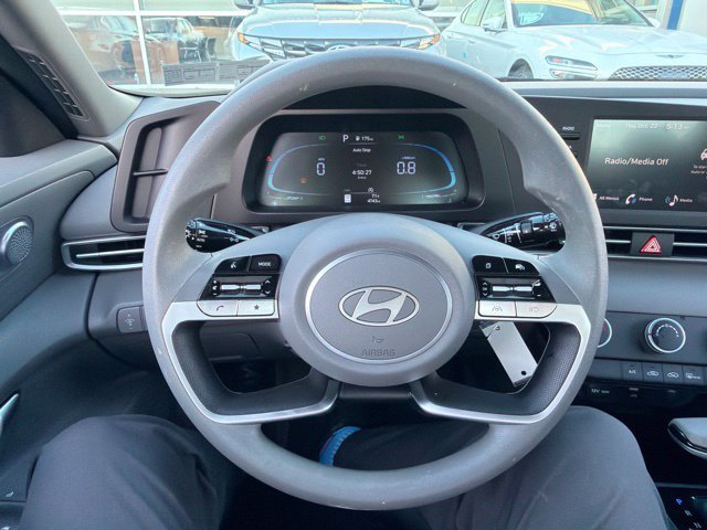 Certified 2025 Hyundai Elantra SE FWD image 31