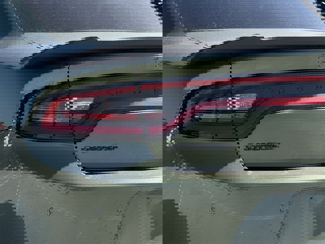 Used 2023 Dodge Charger SXT w/ Blacktop Package image 6