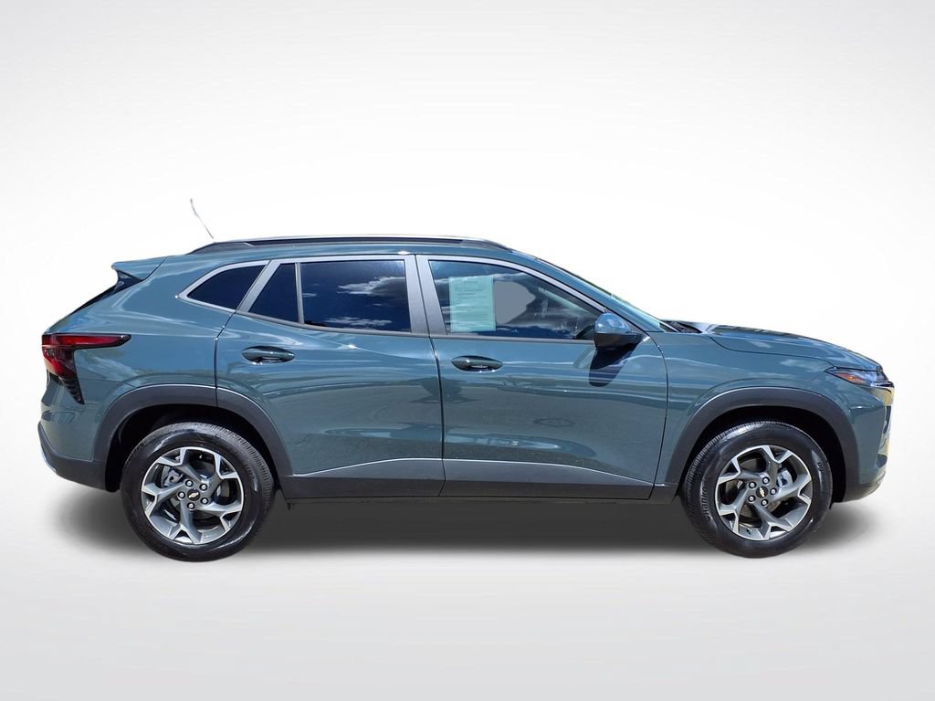 Used 2026 Chevrolet Trax LT w/ Driver Confidence Package FWD image 4