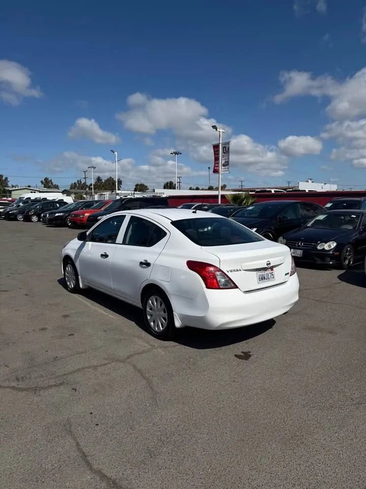 Used 2012 Nissan Versa S w/ Cruise Control Pkg FWD image 5