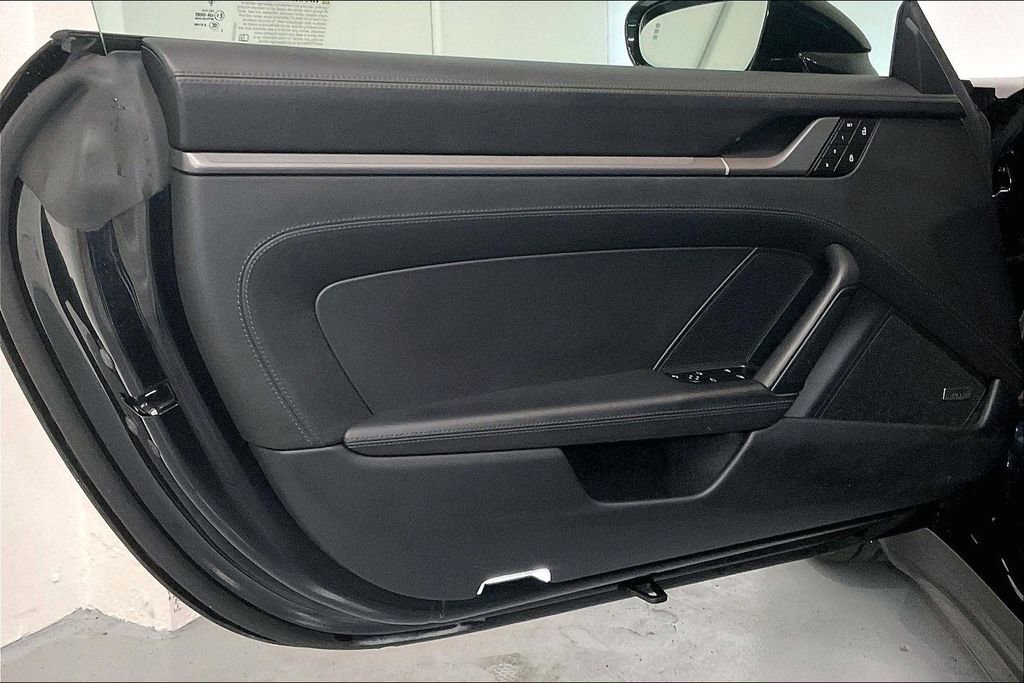 Used 2024 Porsche 911 Carrera 4S w/ Premium Package image 19