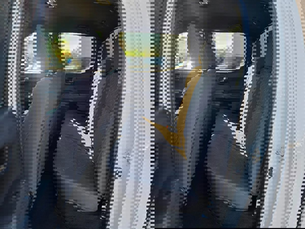 Used 2017 Toyota Tacoma TRD Sport w/ Tow Package image 18