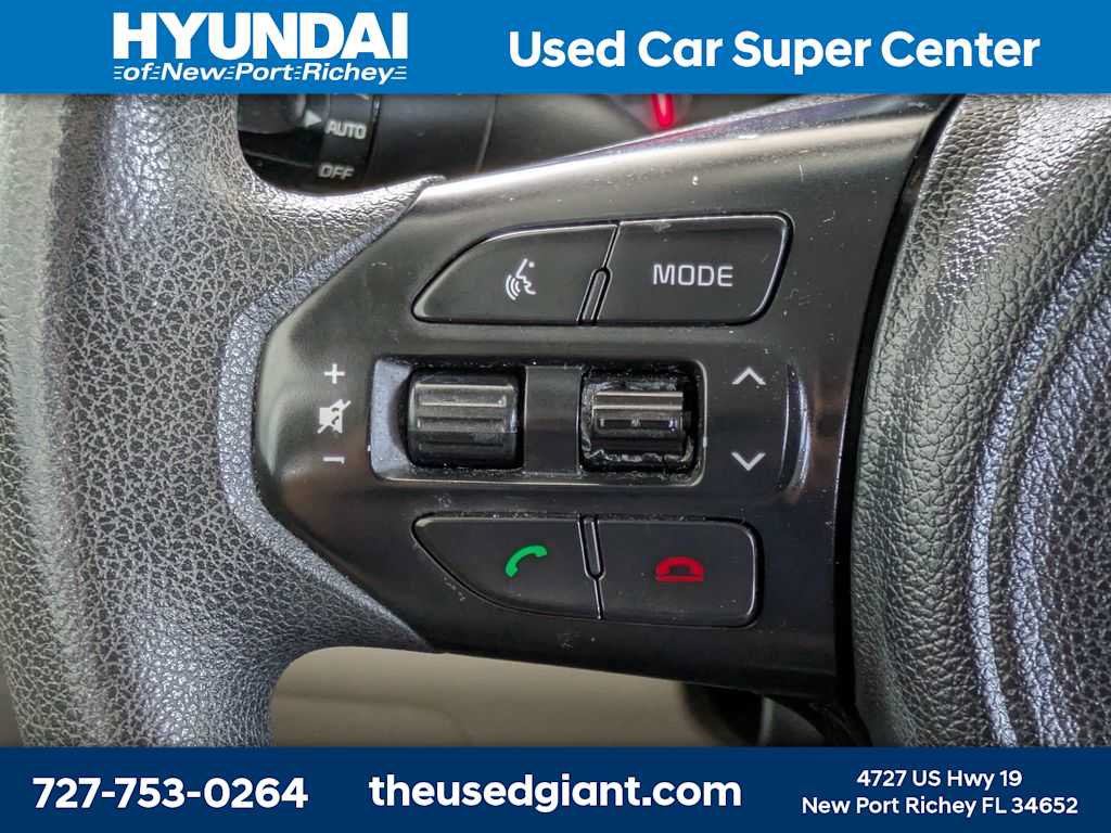 Used 2016 Kia Sedona LX w/ LX Convenience Package FWD image 32