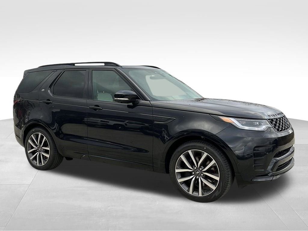 Used 2024 Land Rover Discovery Dynamic SE image 12