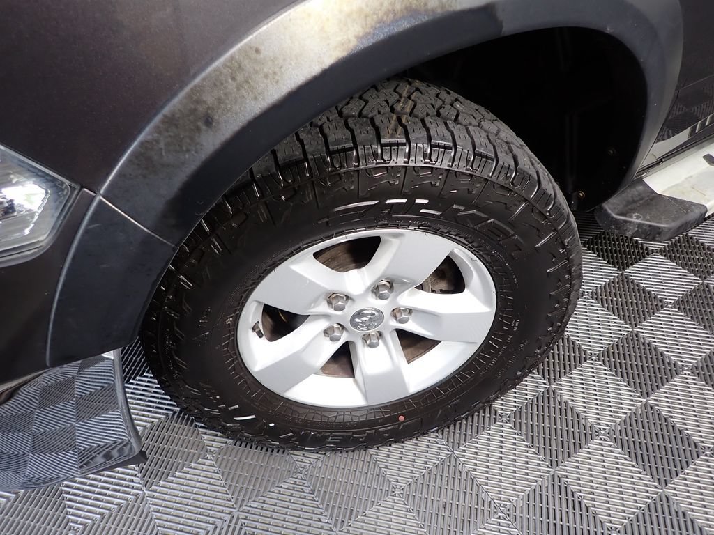 Used 2019 RAM 1500 Classic SLT w/ Protection Group AWD/4WD image 37