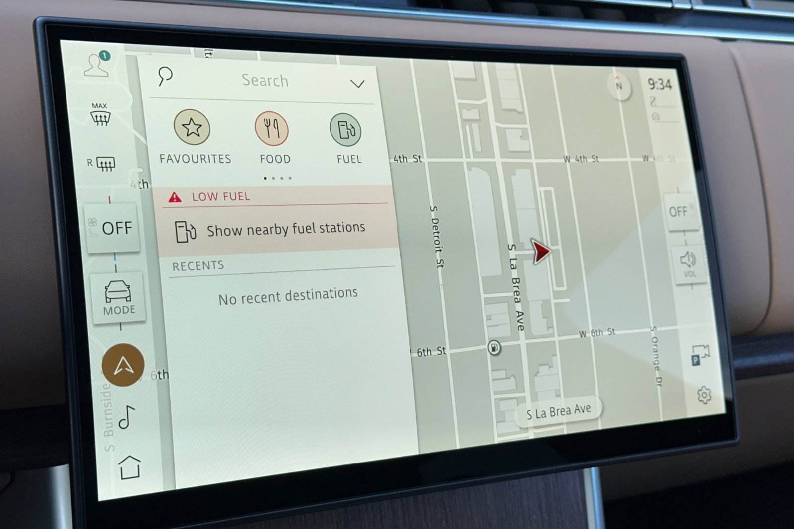 New 2026 Land Rover Range Rover SE image 18