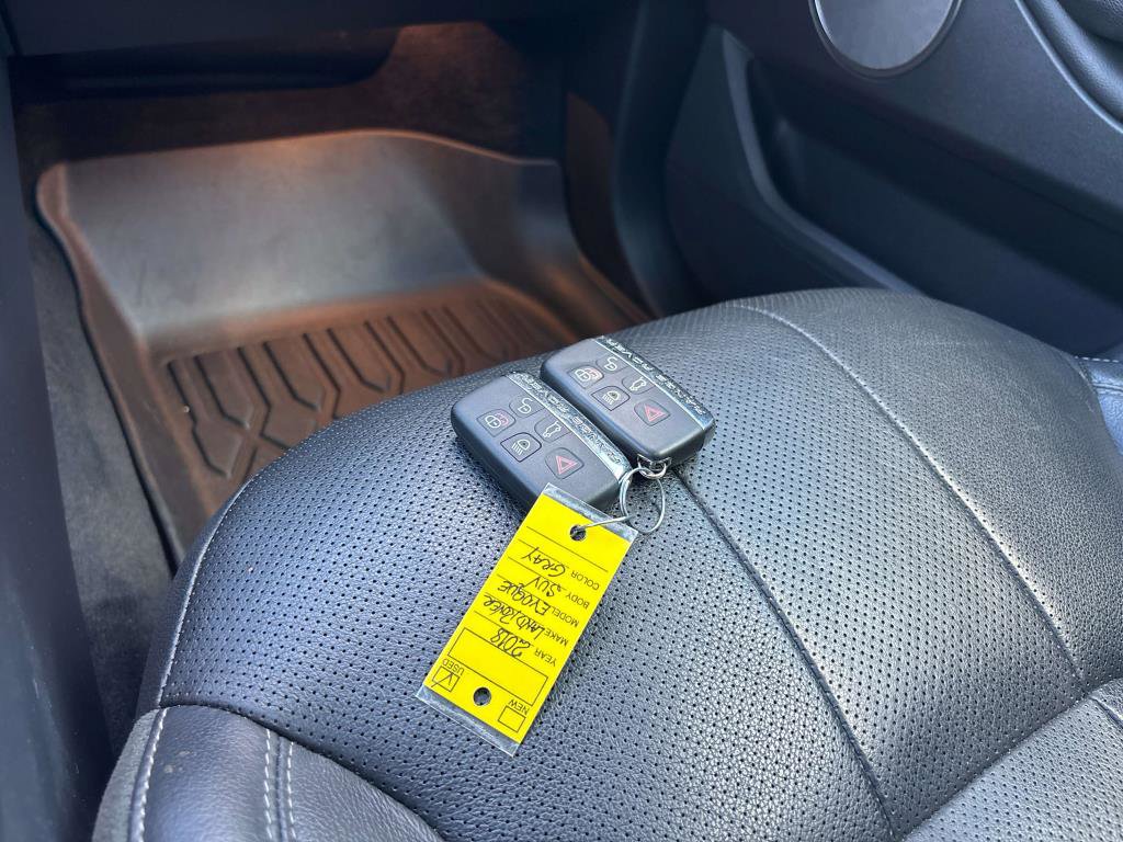 Used 2018 Land Rover Range Rover Evoque SE image 27