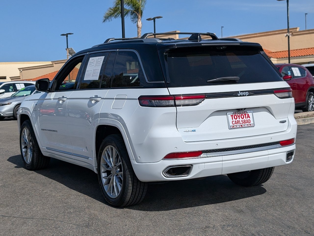 Used 2023 Jeep Grand Cherokee Summit w/ Advanced Protech Group IV AWD/4WD image 12