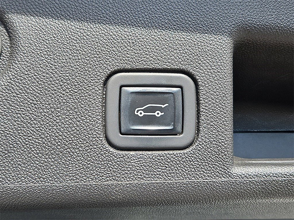 Used 2023 Chevrolet Equinox RS image 17