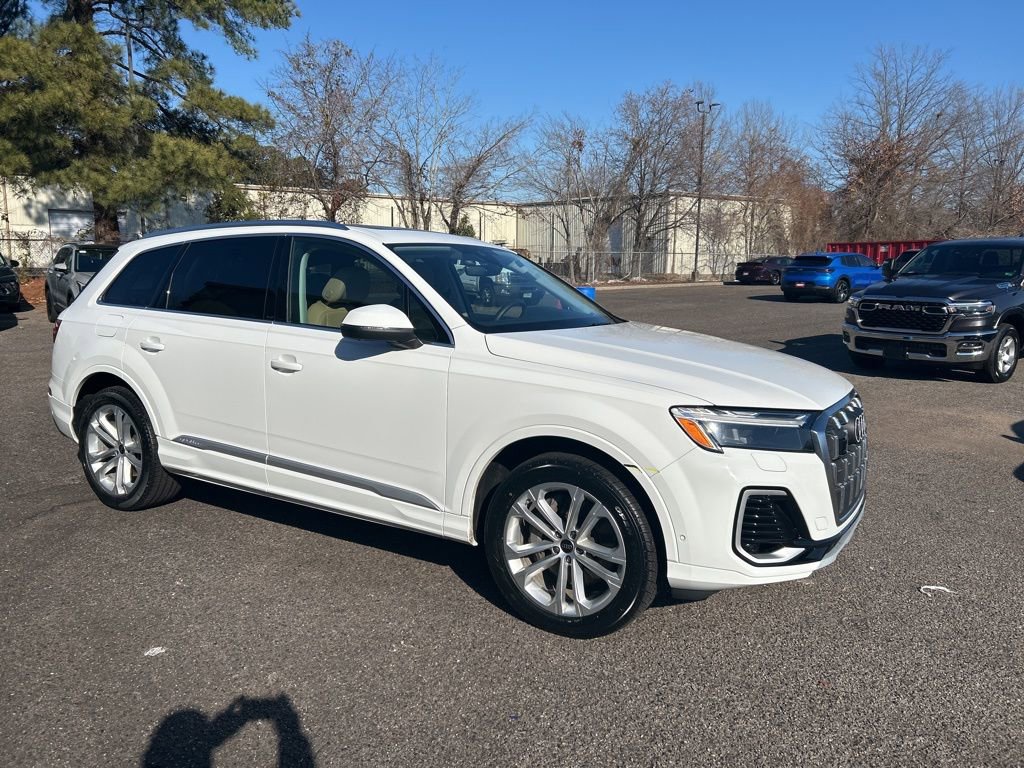 Used 2025 Audi Q7 3.0T Premium Plus AWD/4WD image 7