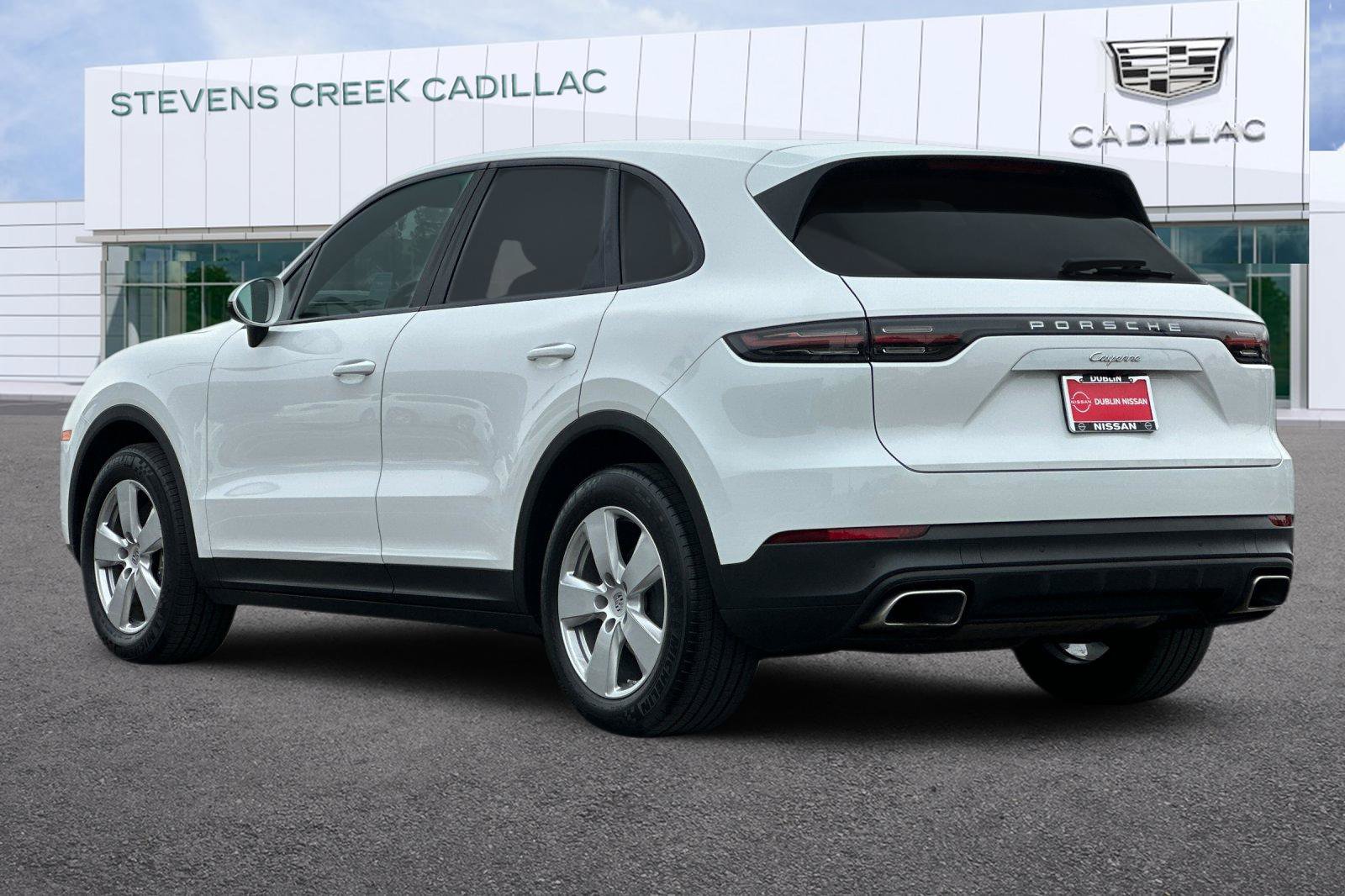 Used 2023 Porsche Cayenne AWD/4WD image 5
