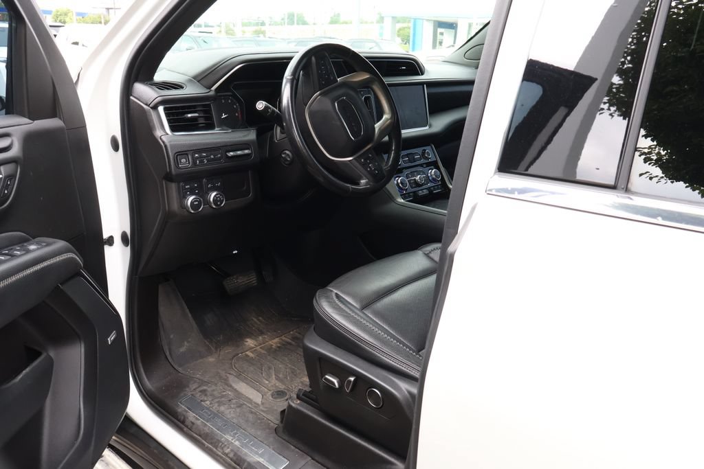 Used 2021 GMC Yukon XL Denali w/ LPO, Illumination Package AWD/4WD image 11