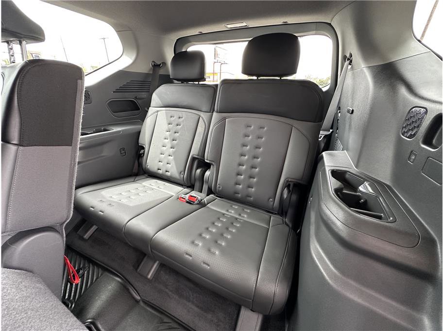 Used 2024 Kia EV9 Wind image 18