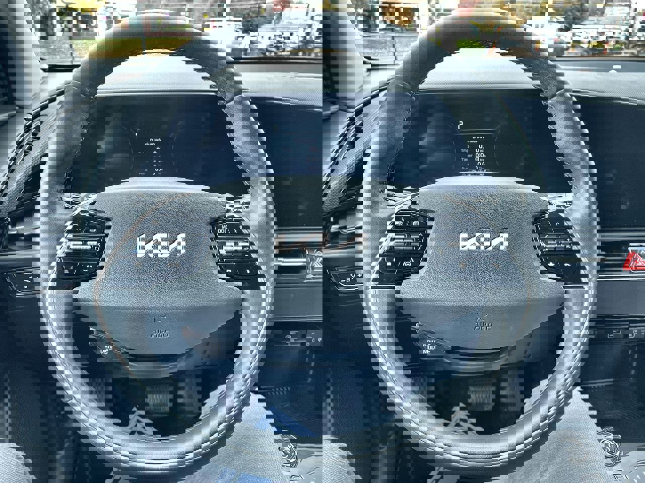 Used 2023 Kia Niro Wind w/ Wind Preserve Package image 17