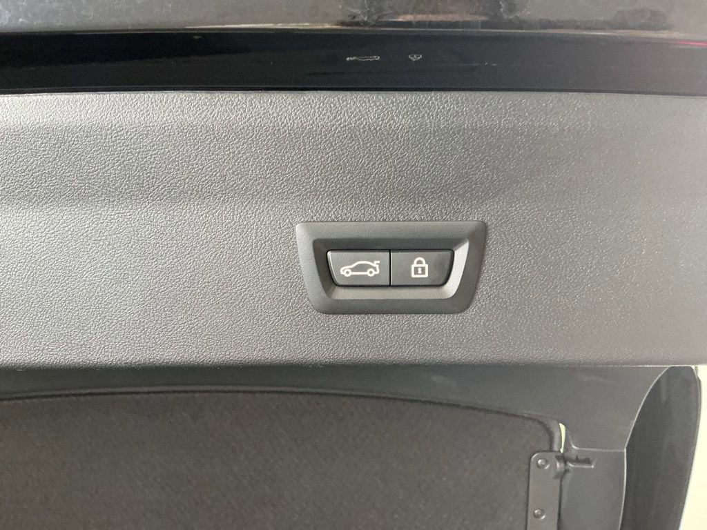 Certified 2023 BMW X4 xDrive30i w/ Convenience Package image 12