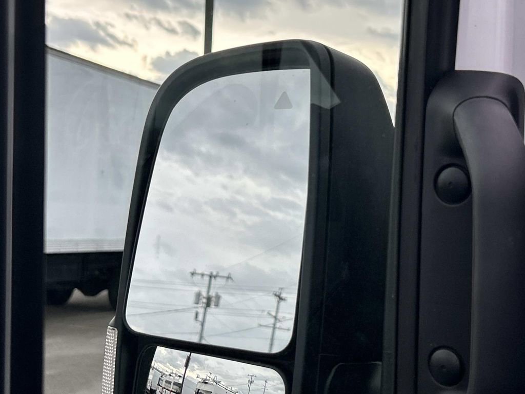 Used 2025 Mercedes-Benz Sprinter 2500 image 13