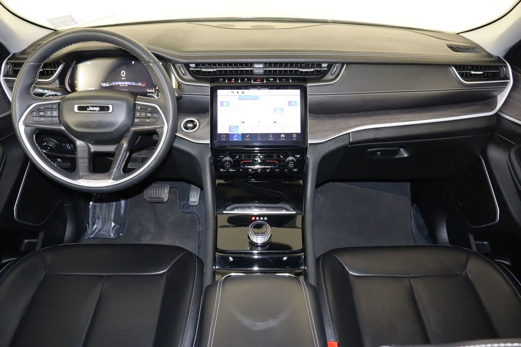 Used 2023 Jeep Grand Cherokee Limited RWD image 13