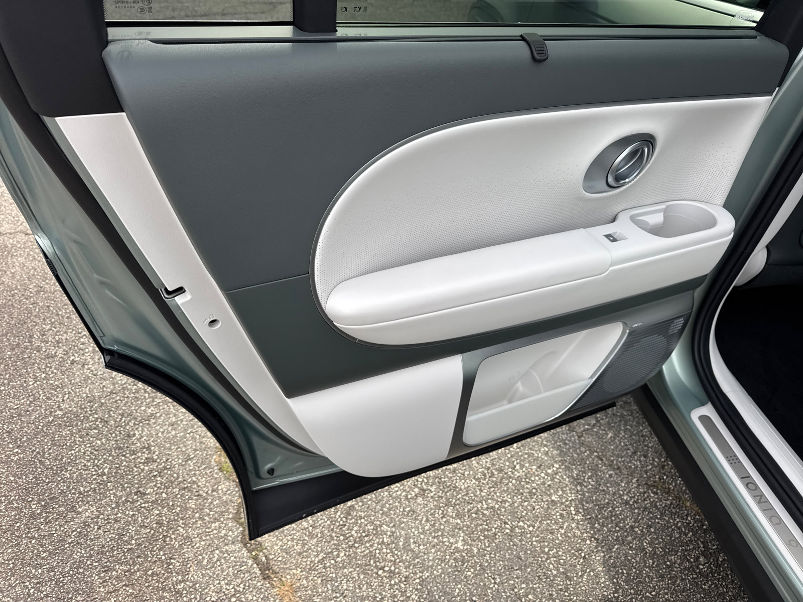 New 2026 Hyundai Ioniq 9 Calligraphy image 13