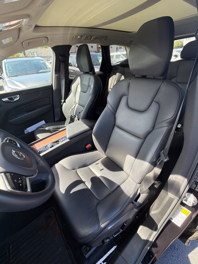 Certified 2024 Volvo XC60 B5 Plus w/ Protection Package Premier AWD/4WD image 12