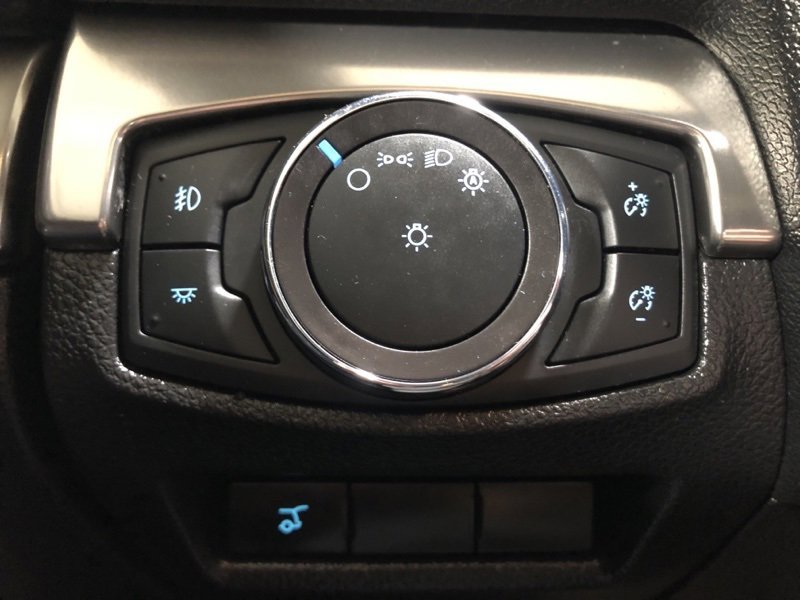 Used 2018 Ford Explorer XLT w/ Equipment Group 202A image 24