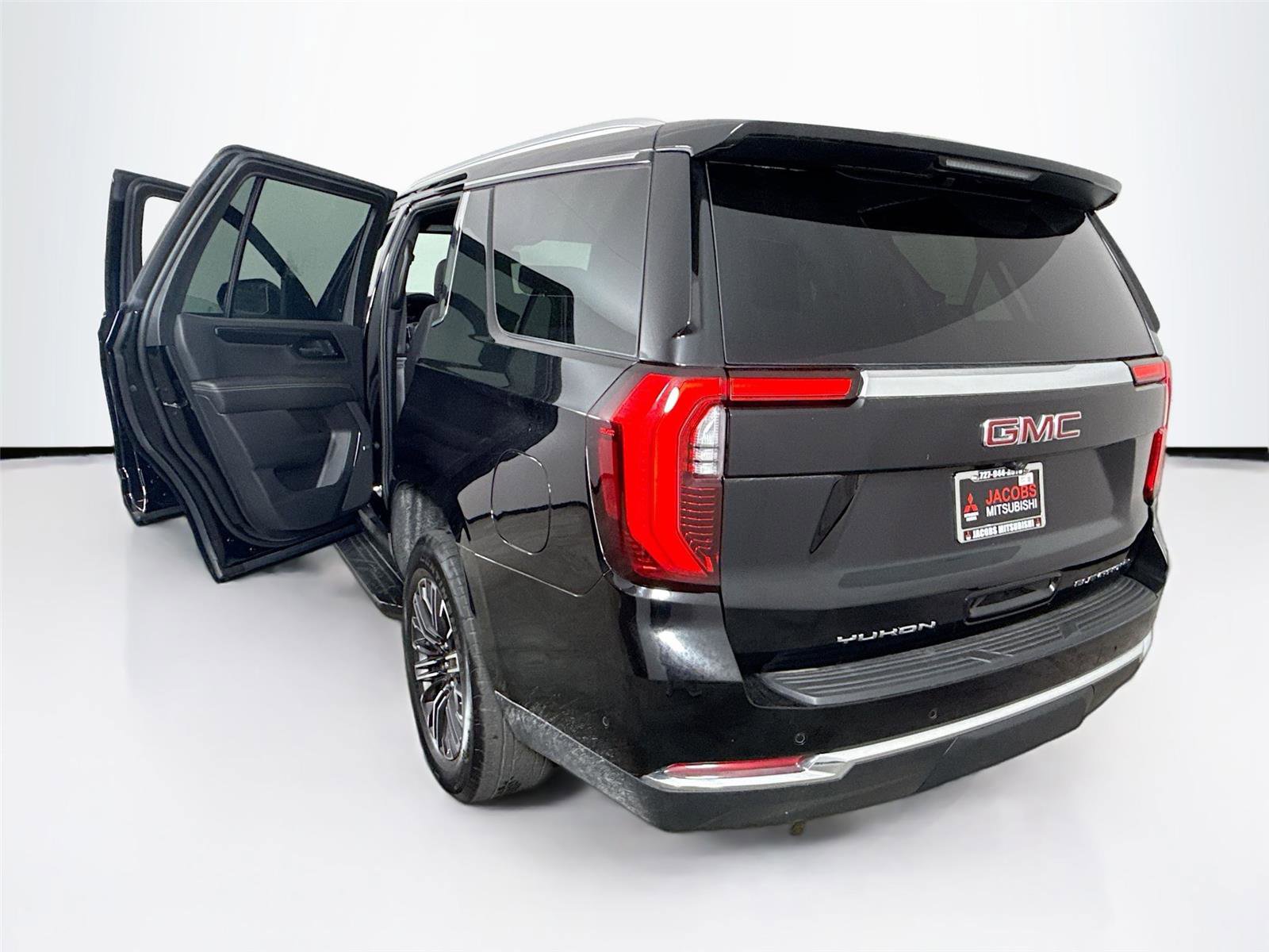 Used 2025 GMC Yukon Elevation image 18