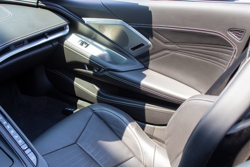Used 2025 Chevrolet Corvette Z06 RWD image 18