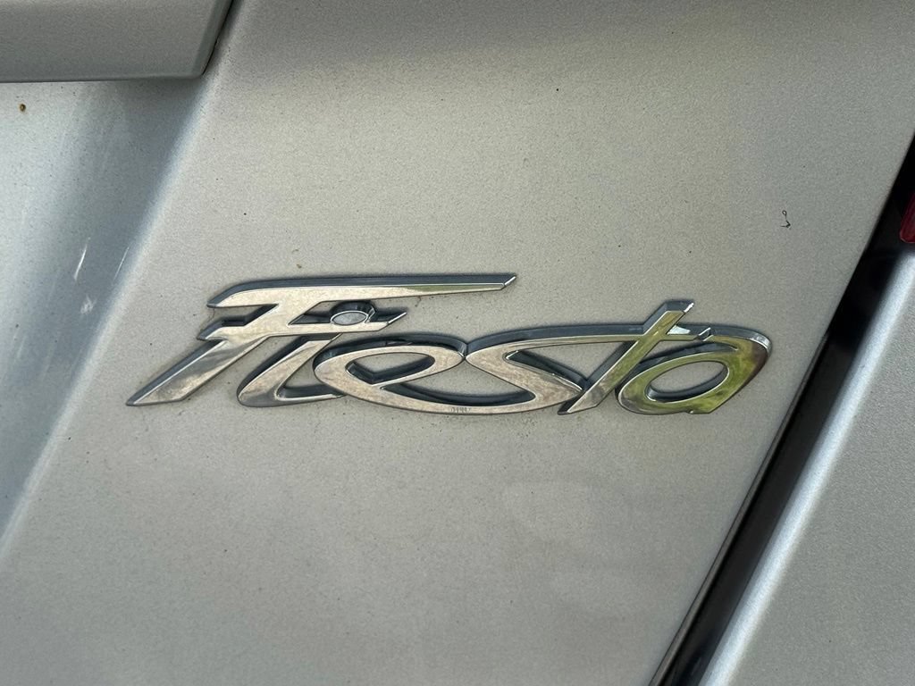 Used 2012 Ford Fiesta SE FWD image 32
