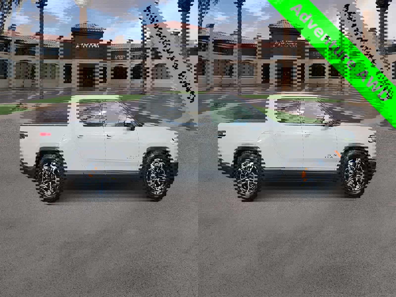 Used 2022 Rivian R1T Adventure image 9