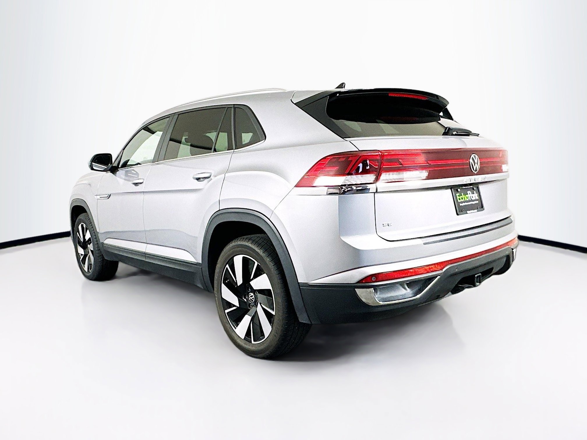 Used 2024 Volkswagen Atlas Cross Sport SE image 5