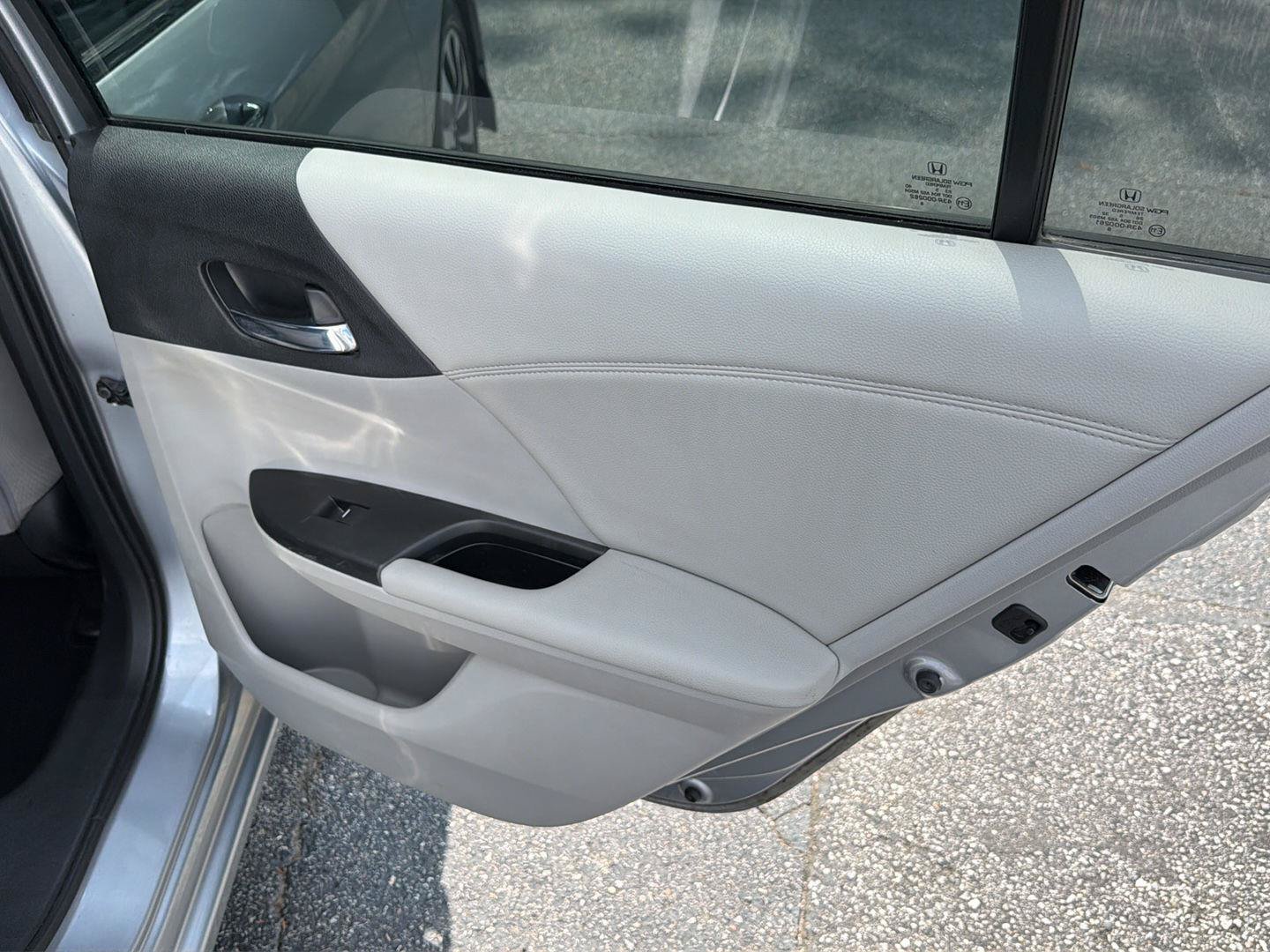 Used 2016 Honda Accord EX image 15
