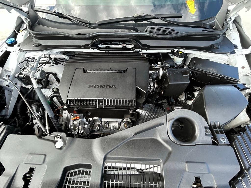 Used 2023 Honda Pilot Sport image 24