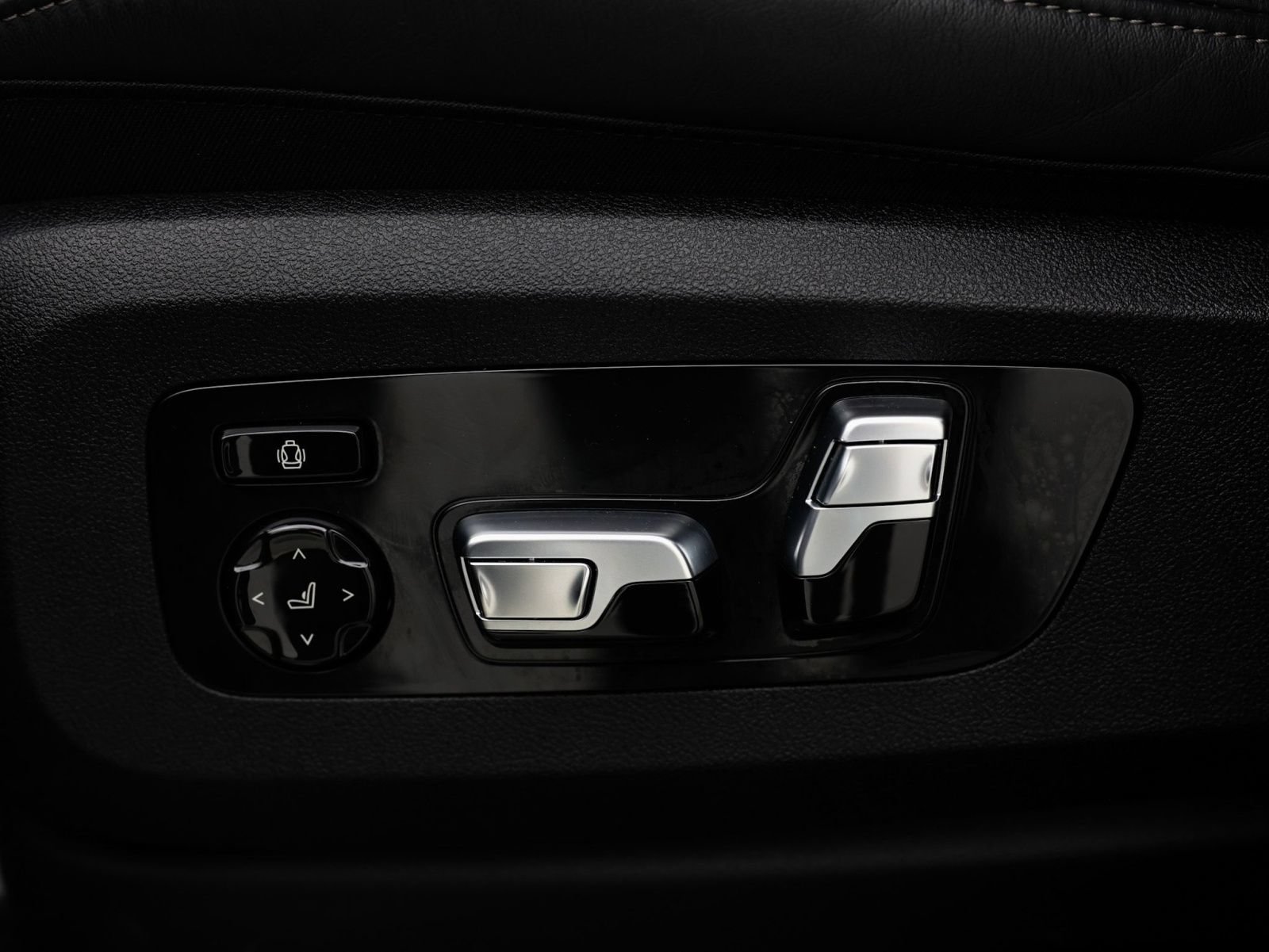 Used 2024 BMW ALPINA XB7 AWD/4WD image 19