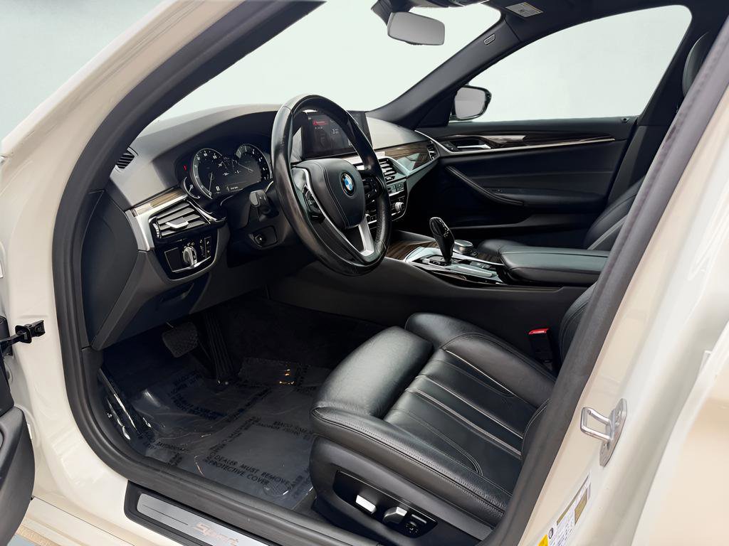 Used 2019 BMW 530i w/ Convenience Package RWD image 18