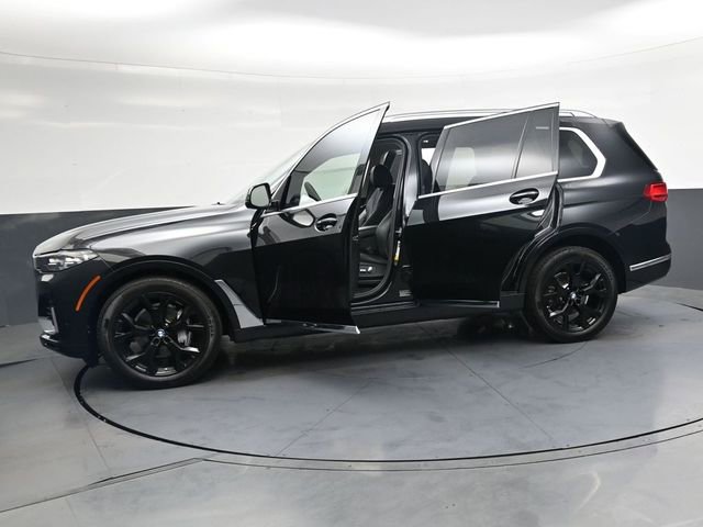 Used 2020 BMW X7 xDrive40i w/ Executive Package image 38