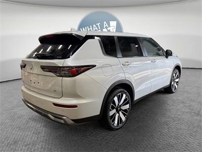 New 2026 Mitsubishi Outlander SE image 3