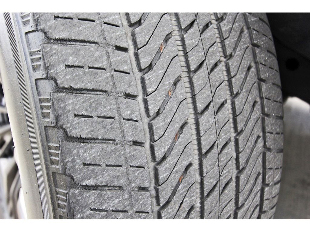 Certified 2023 Cadillac Escalade V w/ LPO, ONYX Package image 33