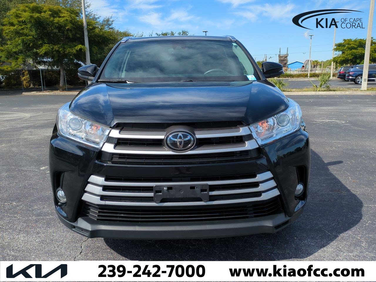 Used 2019 Toyota Highlander XLE image 3