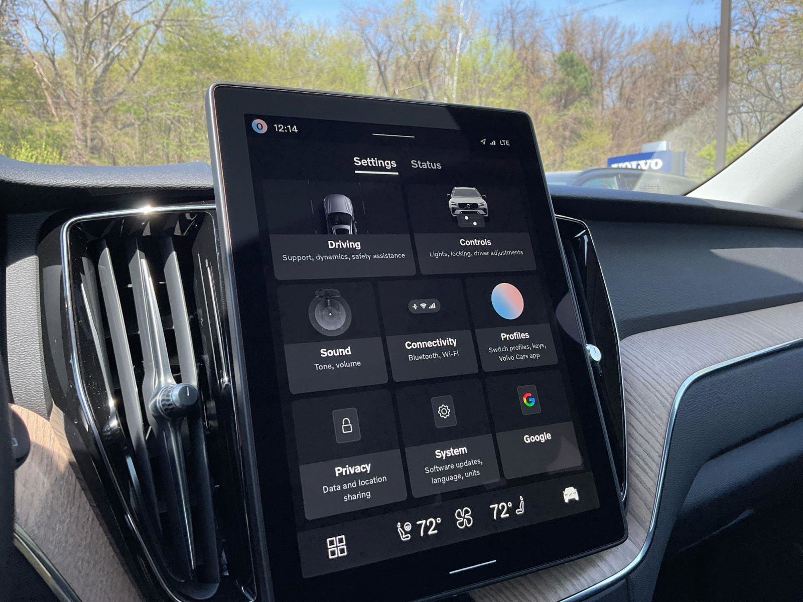 New 2026 Volvo XC60 B5 Plus w/ Climate Package image 24