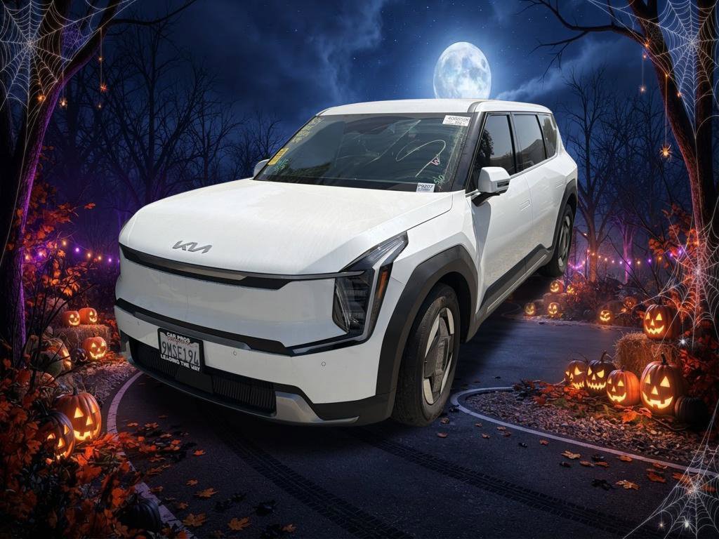 Used 2024 Kia EV9 Light Long Range RWD image 2